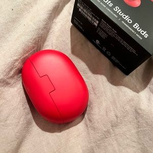 Beats Studio Buds CASE